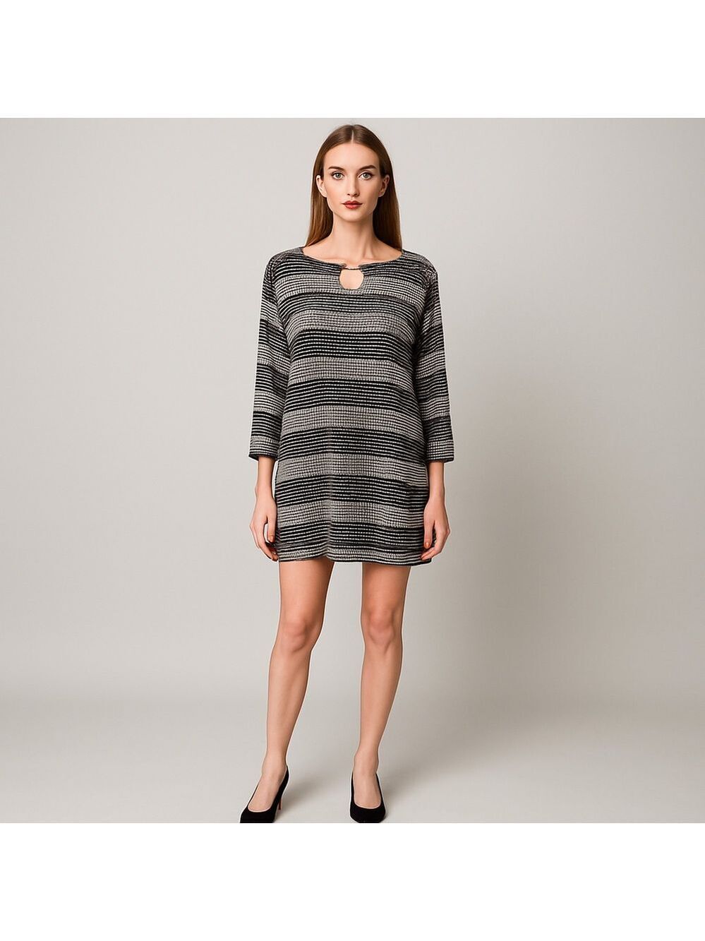Jaclyn Smith Black and White Tunic Top Extra Large